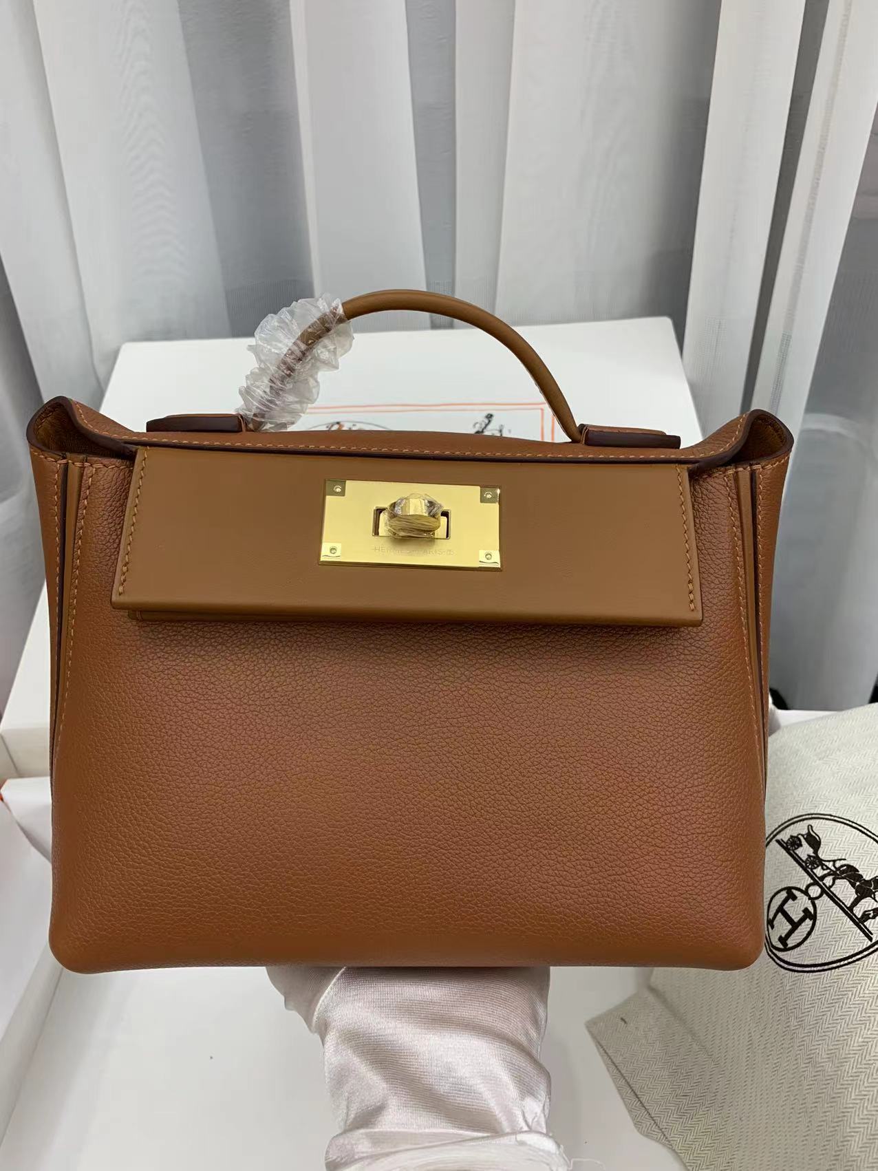 Hermes Kelly Mini 2424 21cm Handbag in Brown Clemence Leather 